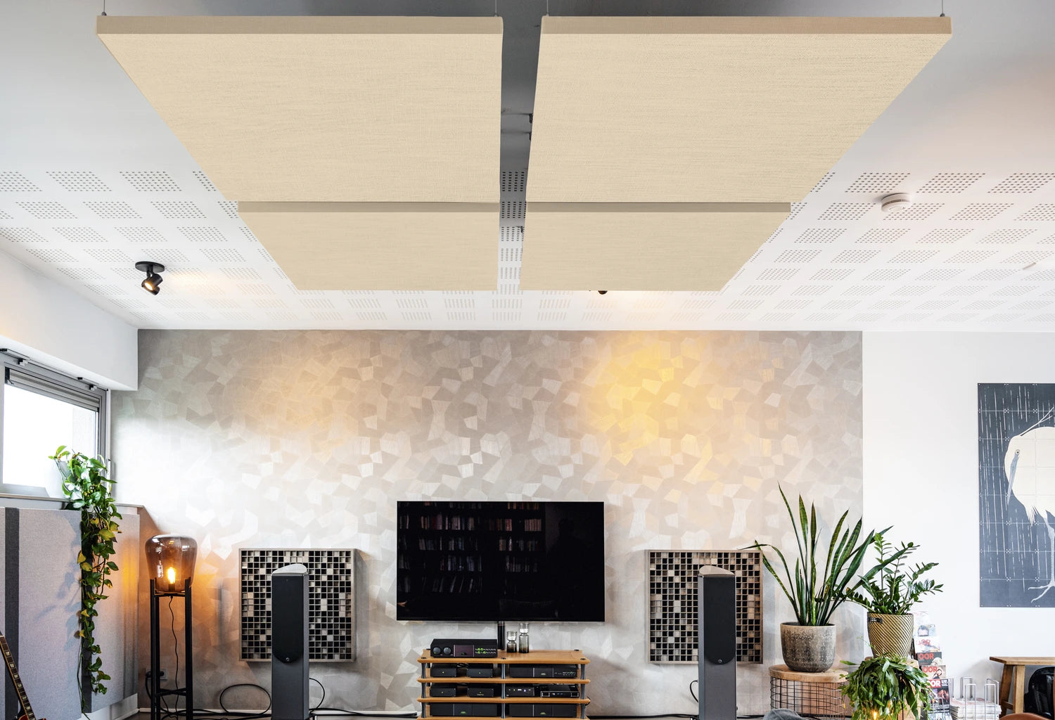 Naturel linnen akoestisch plafondpaneel in huiskamer